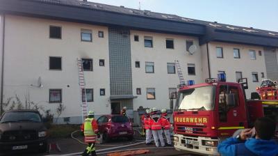 Gammelshausen: Wohnungsvollbrand im 2. OG - Vermutlich Verletzte